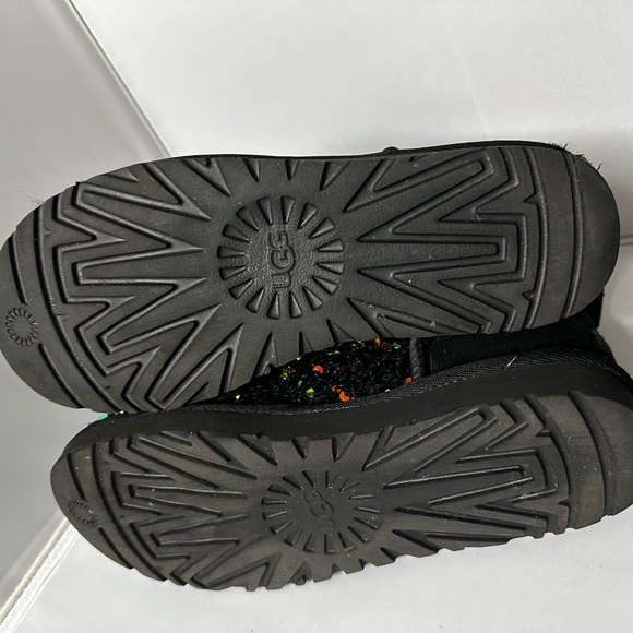 UGG SEQUENCE BOOTS - Picture 8 of 11